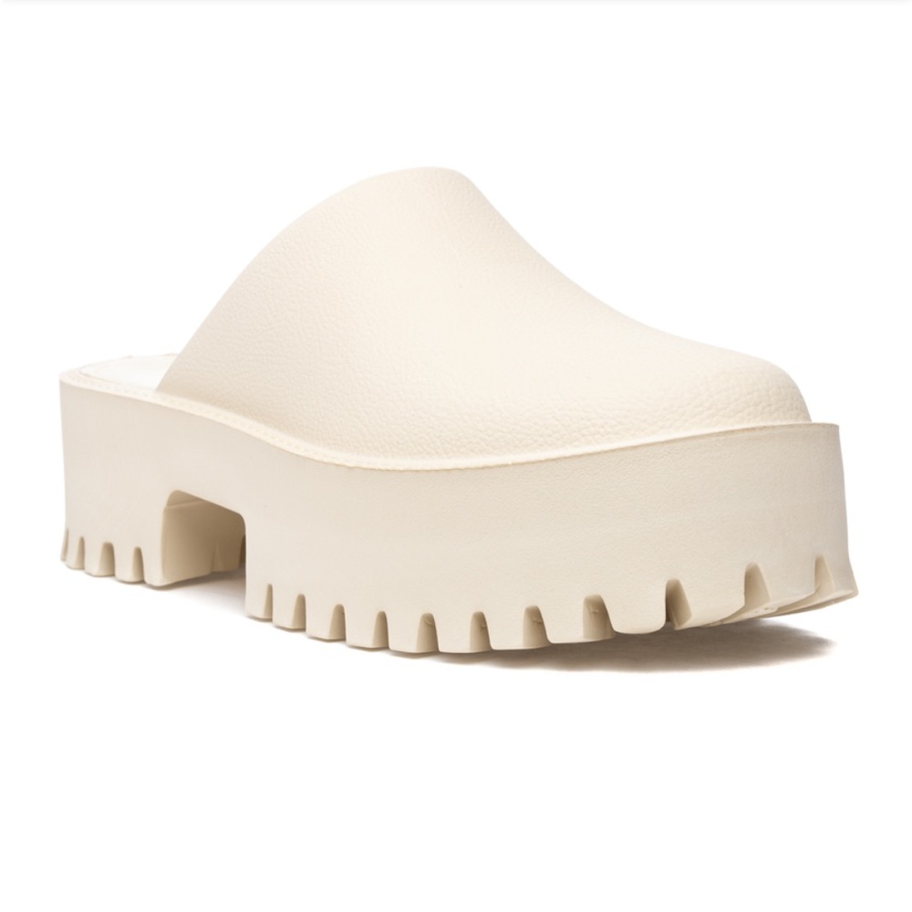Jeffrey Campbell Chunky Platform Mule Clogge in Sea Salt